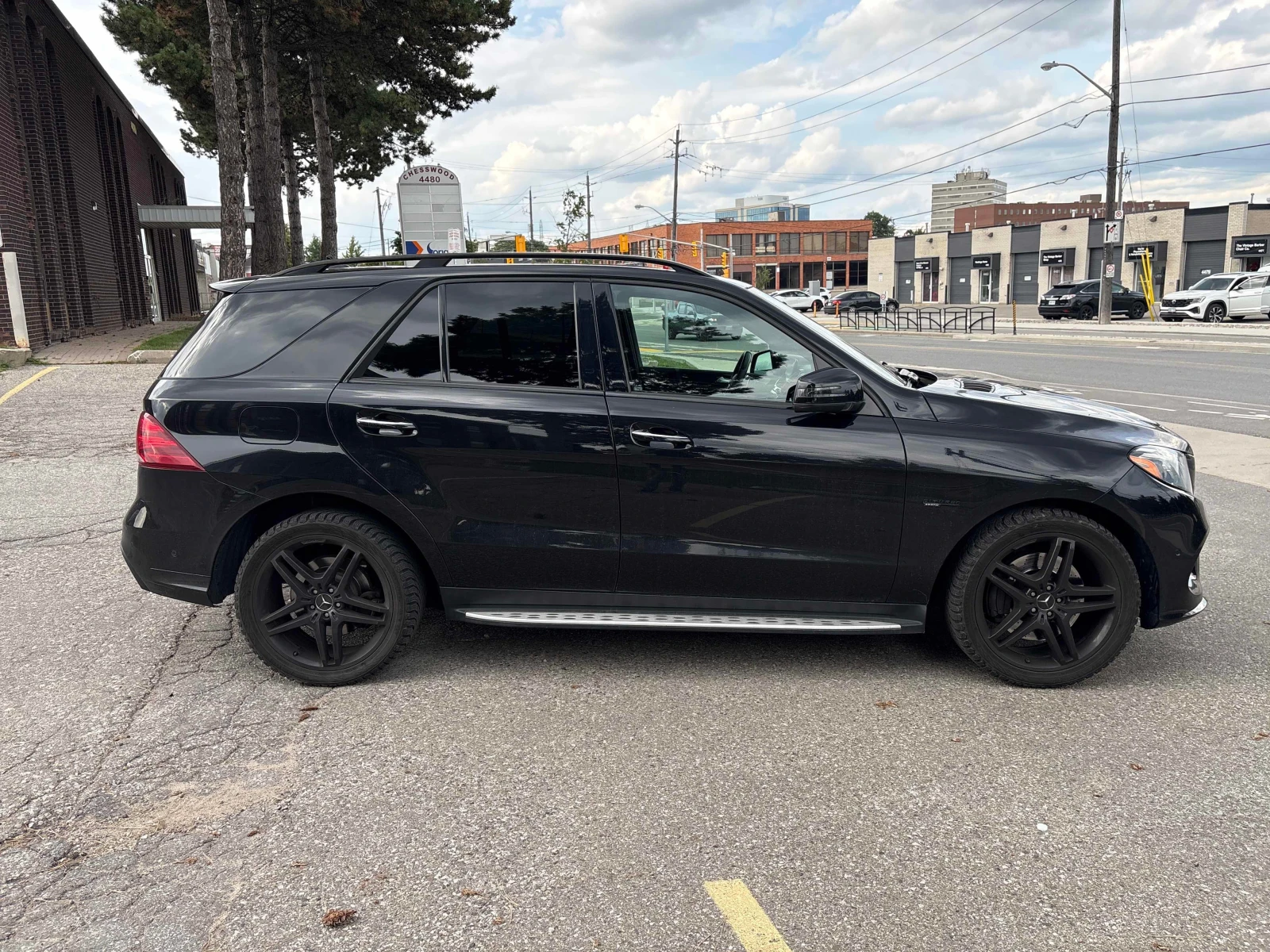 Mercedes-Benz GLE 43 AMG 4MATIC | CARFAX | АВТОКРЕДИТ БЕЗ ПЪРВОНАЧАЛНА, снимка 4 - Автомобили и джипове - 55872274