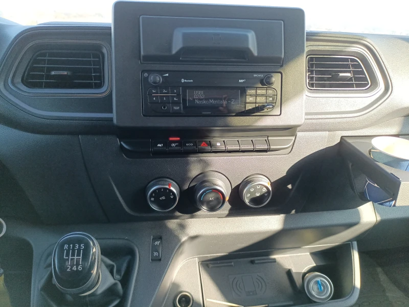 Renault Master, снимка 14 - Бусове и автобуси - 52520409