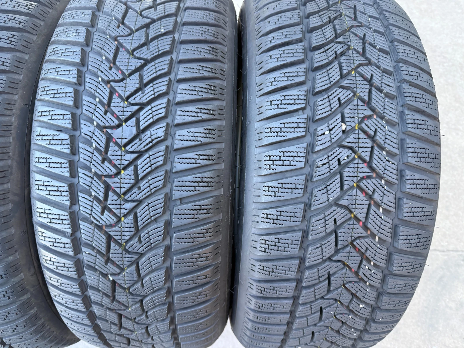 Гуми Зимни 215/55R16, снимка 3 - Гуми и джанти - 55687398