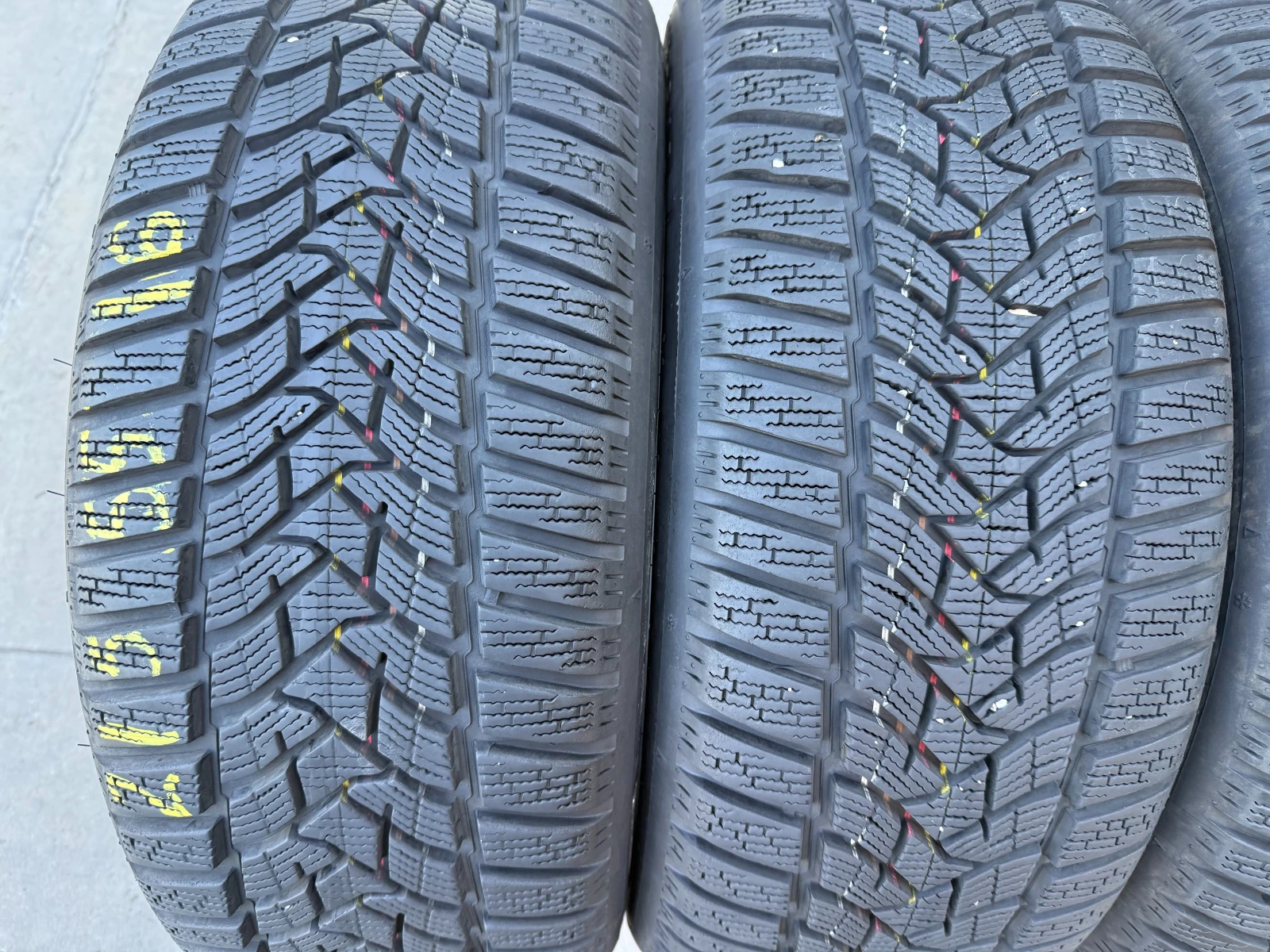 Гуми Зимни 215/55R16, снимка 2 - Гуми и джанти - 55687398