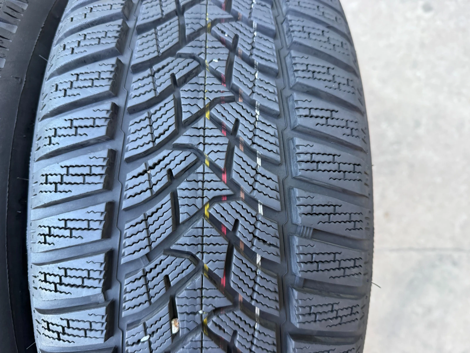 Гуми Зимни 215/55R16, снимка 7 - Гуми и джанти - 55687398