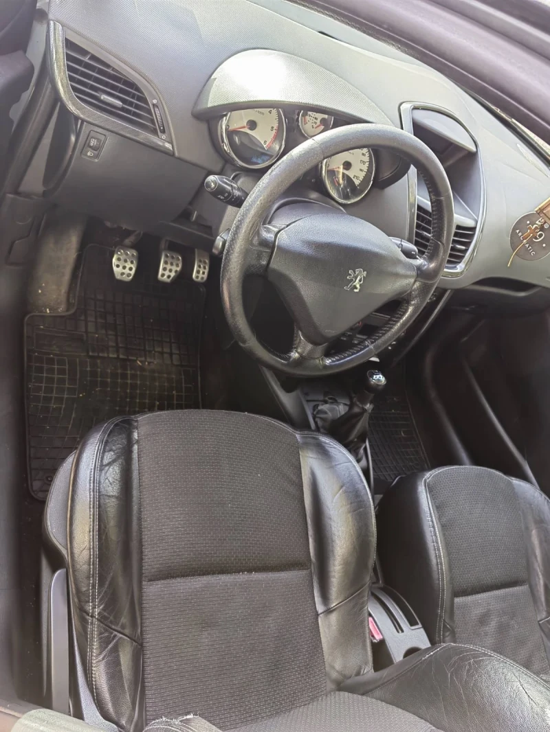 Peugeot 207 1.6 Hdi 109 кс, снимка 7 - Автомобили и джипове - 47842991