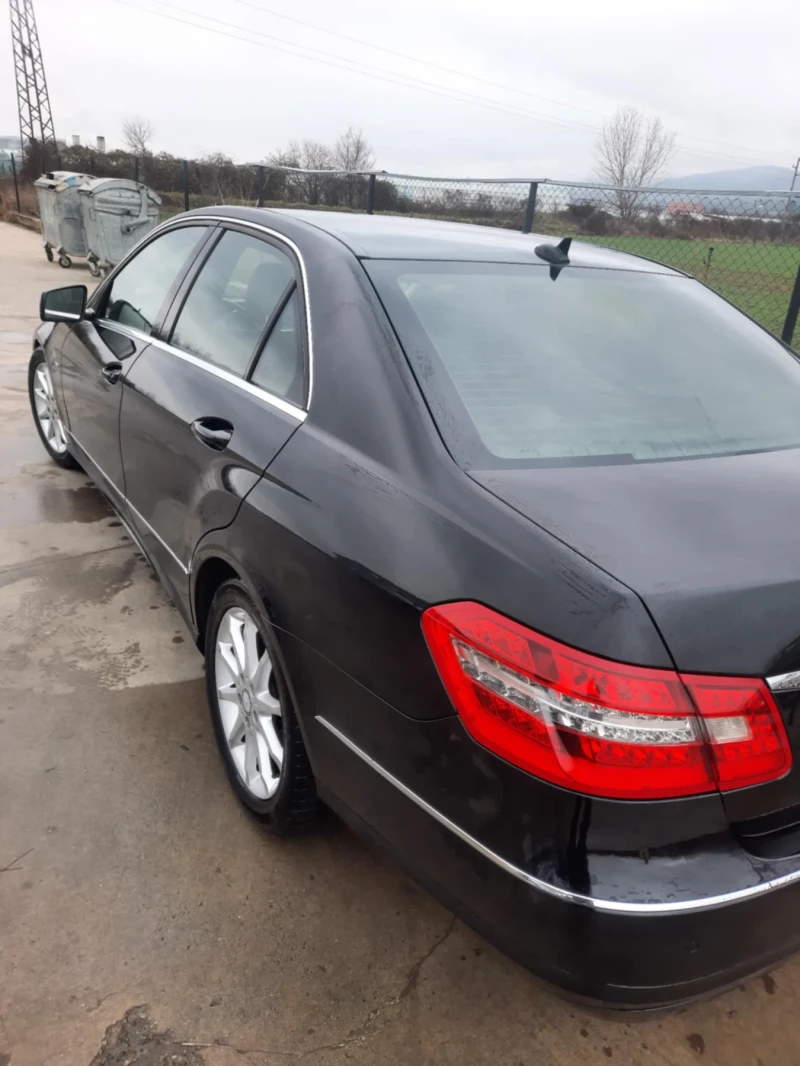 Mercedes-Benz E 250, снимка 3 - Автомобили и джипове - 48240451