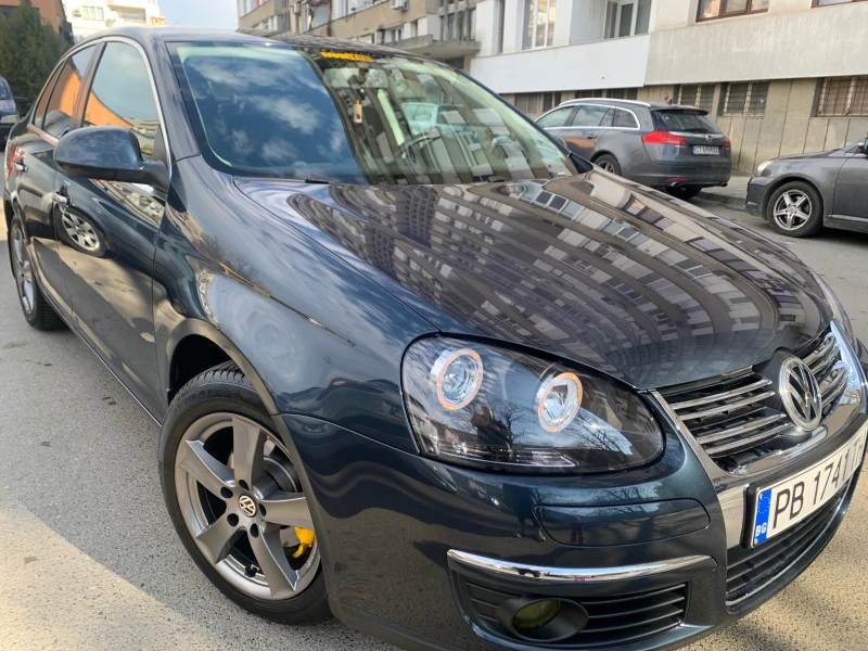 VW Jetta 1.6 БЕНЗИН/ГАЗ, снимка 2 - Автомобили и джипове - 48319574