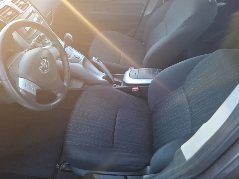 Toyota Auris 1.4 D4D  90kc.  АВТОМАТИК, снимка 7 - Автомобили и джипове - 48521826