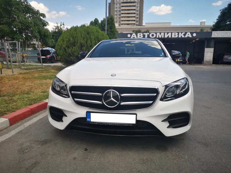 Mercedes-Benz E 220, снимка 1 - Автомобили и джипове - 48684010