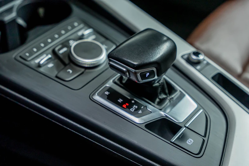 Audi A4 Avant, снимка 8 - Автомобили и джипове - 51505613