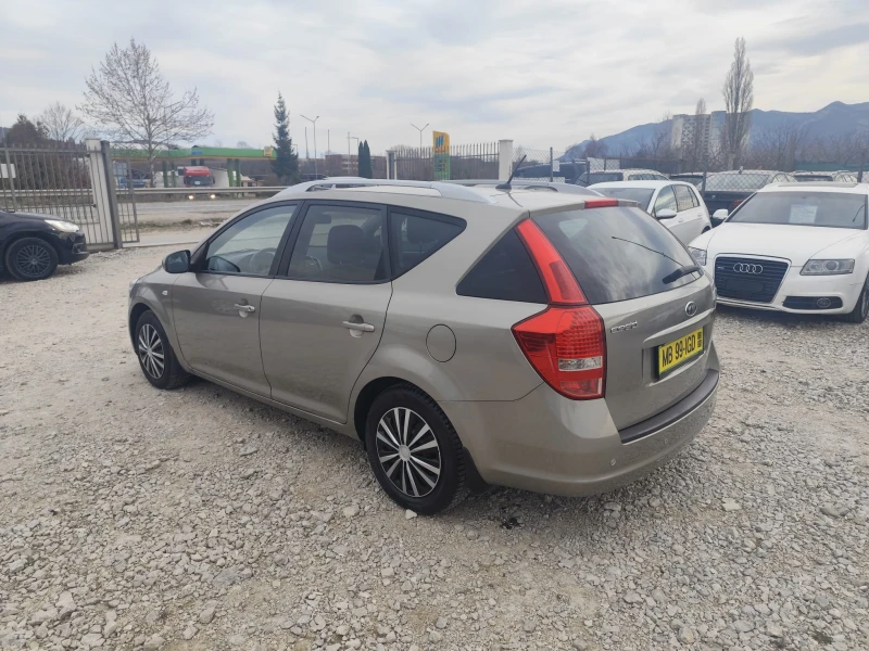Kia Ceed 1.6 дизел , снимка 8 - Автомобили и джипове - 49651474