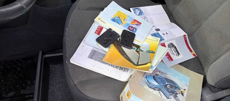 Renault Scenic 1.6i  FACELIFT KLIMATRONIC , снимка 17 - Автомобили и джипове - 52213266