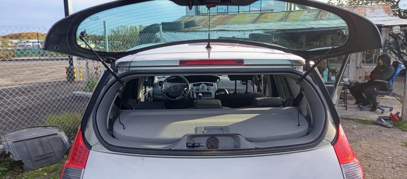 Renault Scenic 1.6i  FACELIFT KLIMATRONIC , снимка 14 - Автомобили и джипове - 52213266