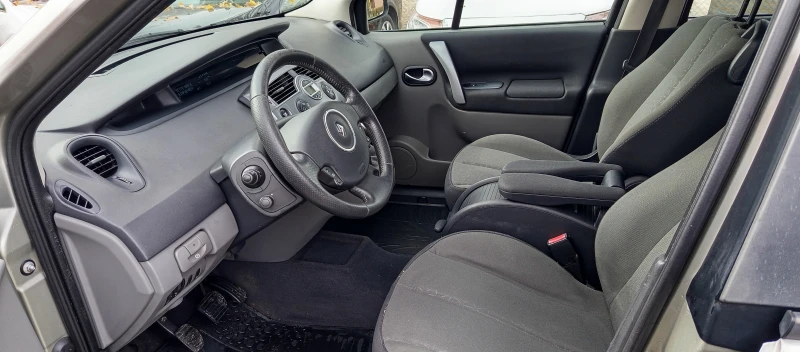 Renault Scenic 1.6i  FACELIFT KLIMATRONIC , снимка 9 - Автомобили и джипове - 52213266