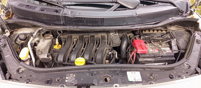 Renault Scenic 1.6i  FACELIFT KLIMATRONIC , снимка 16 - Автомобили и джипове - 52213266