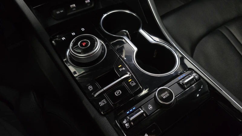 Kia K5 2.0 NOBLESSE, снимка 8 - Автомобили и джипове - 52559359