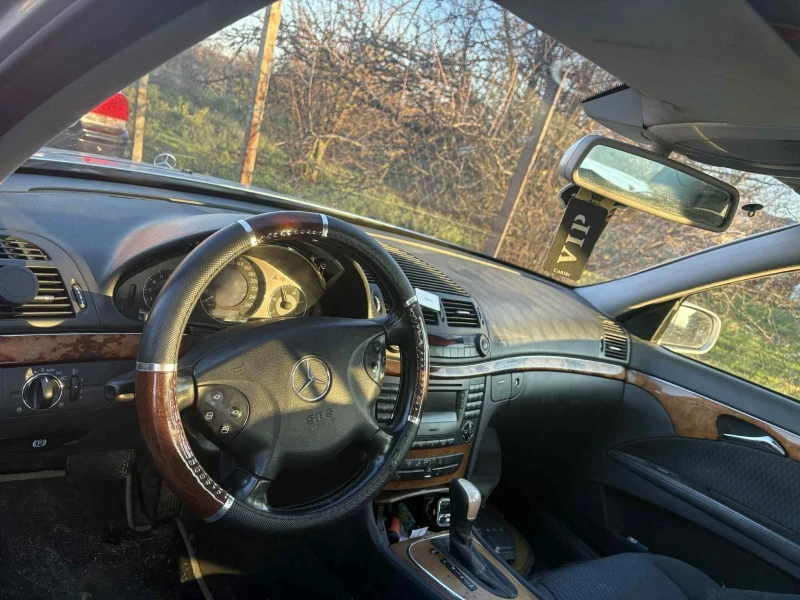 Mercedes-Benz E 270, снимка 5 - Автомобили и джипове - 52817368