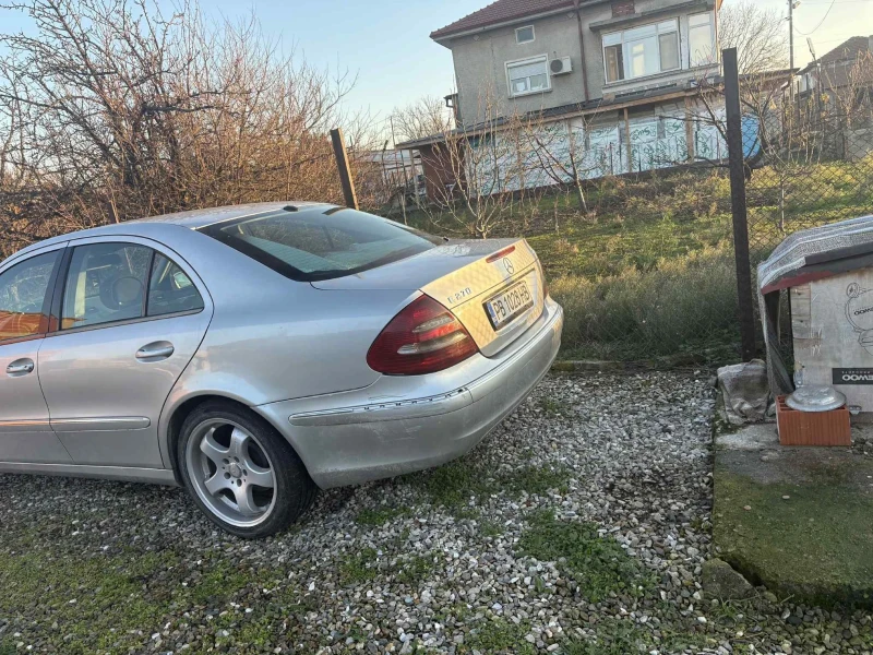 Mercedes-Benz E 270, снимка 4 - Автомобили и джипове - 52817368