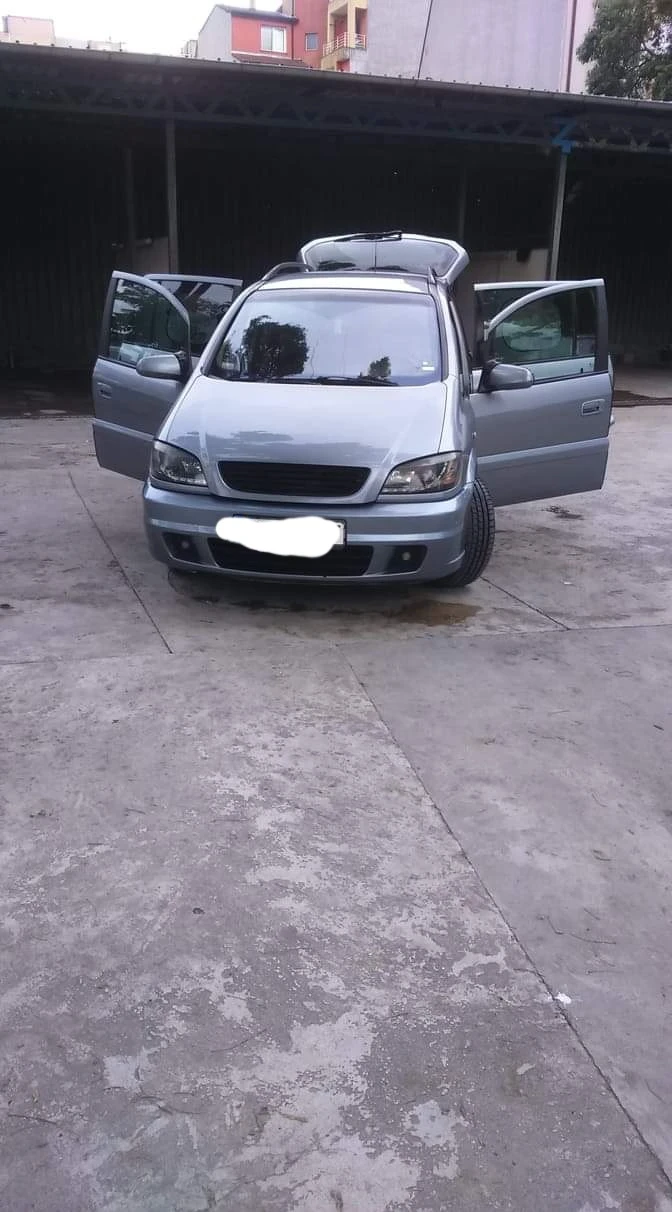 Opel Zafira 2.2 DTI, снимка 2 - Автомобили и джипове - 49143268