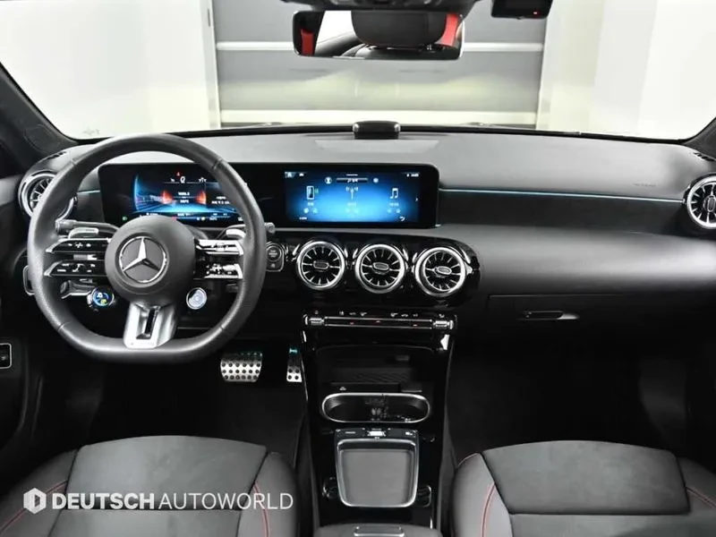 Mercedes-Benz A 35 4Matic Sedan, снимка 7 - Автомобили и джипове - 55738912