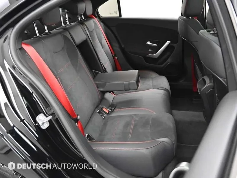 Mercedes-Benz A 35 4Matic Sedan, снимка 12 - Автомобили и джипове - 55738912