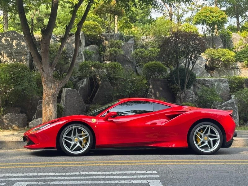 Ferrari F8 3.9 V8| 720�.�. | Mobile.bg � ����������� 13