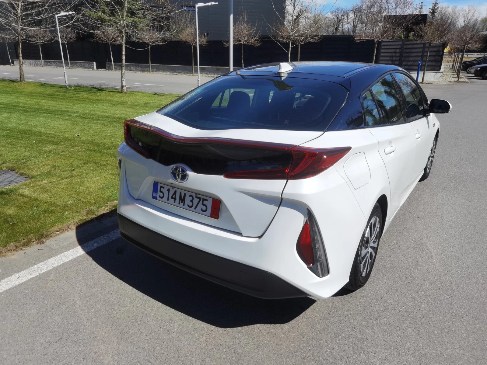 Toyota Prius PRIME - изображение 6