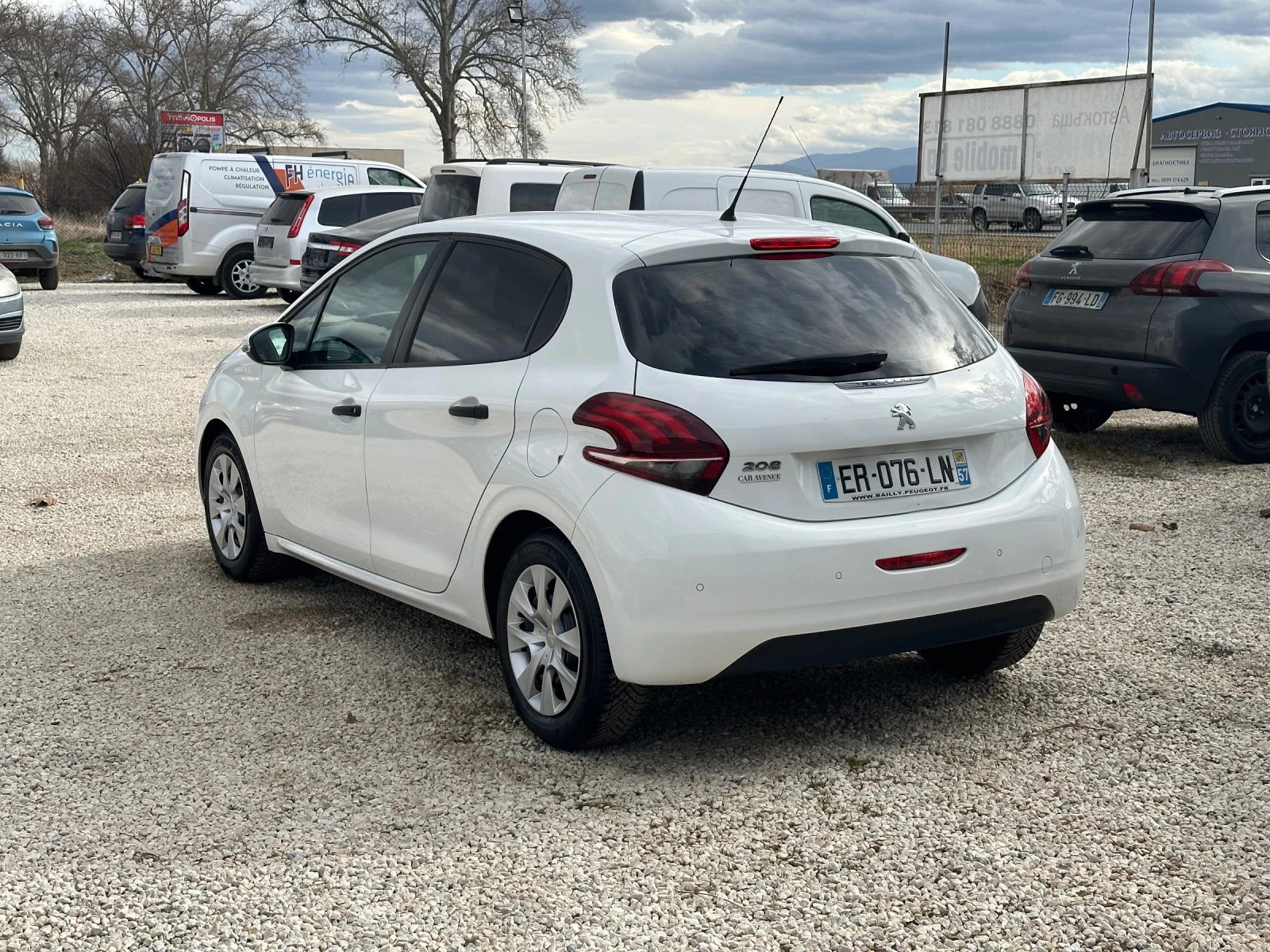 Peugeot 208 1,6 HDI M1 1+1 - изображение 7