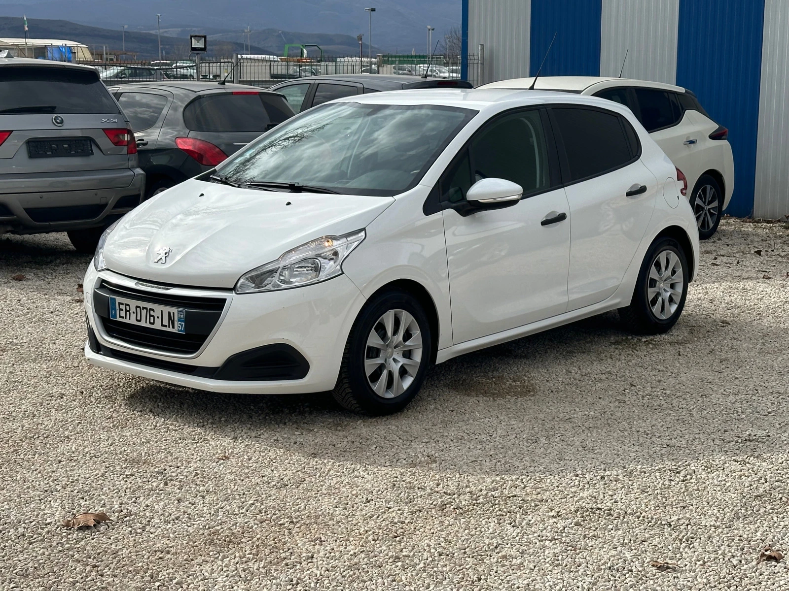 Peugeot 208 1,6 HDI M1 1+1 - изображение 2