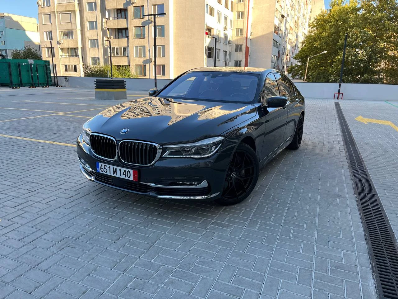 BMW 750 i xDrive M  - [1] 