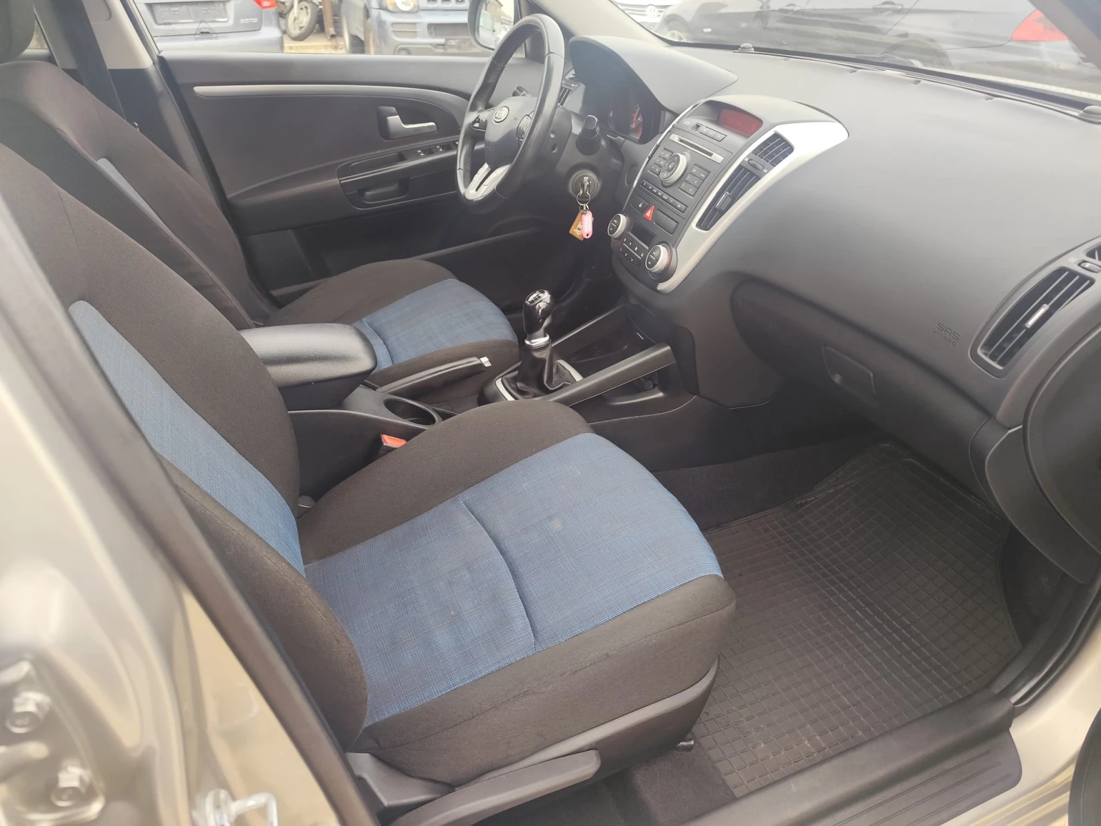 Kia Ceed 1.6 дизел  | Mobile.bg — изображение 12