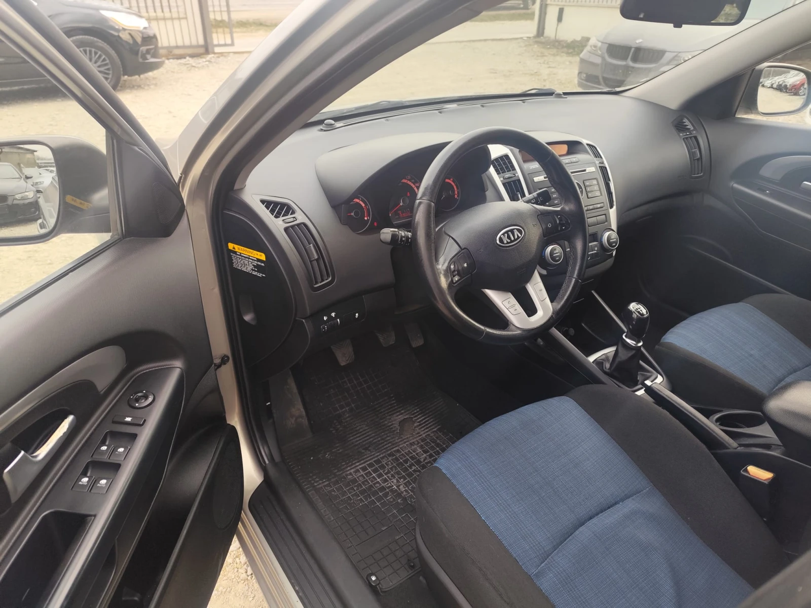 Kia Ceed 1.6 дизел  | Mobile.bg — изображение 11