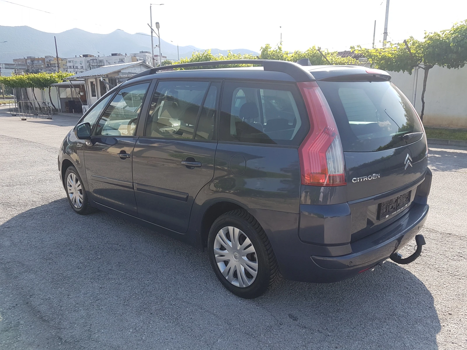 Citroen Grand C4 Picasso 1.6HDI 7места - изображение 7