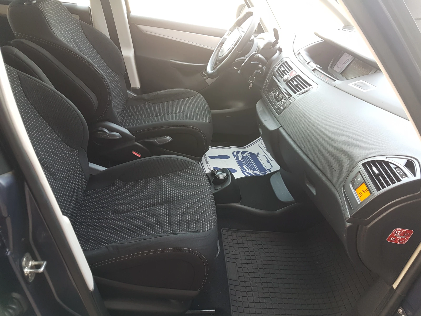 Citroen Grand C4 Picasso 1.6HDI 7места - изображение 10