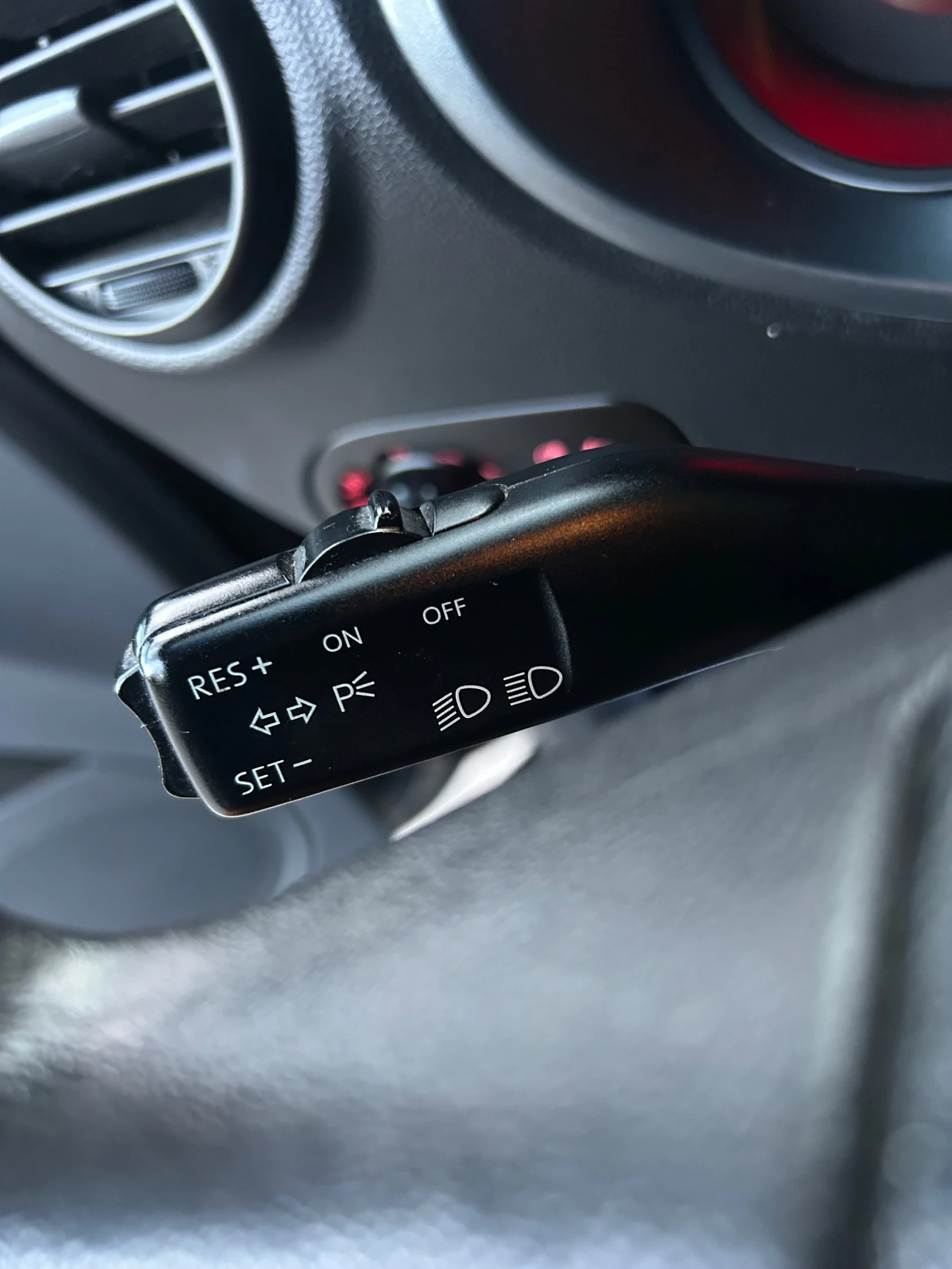 Seat Leon 1.4i 86кс KLIMA - изображение 10
