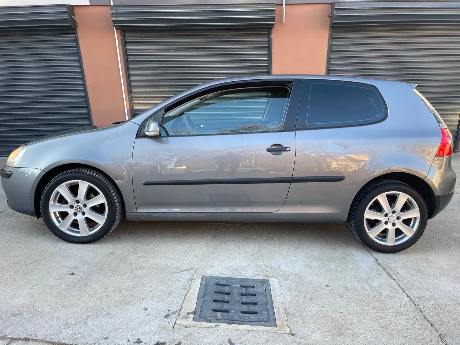 VW Golf 1.9 TDI , снимка 4 - Автомобили и джипове - 54012907