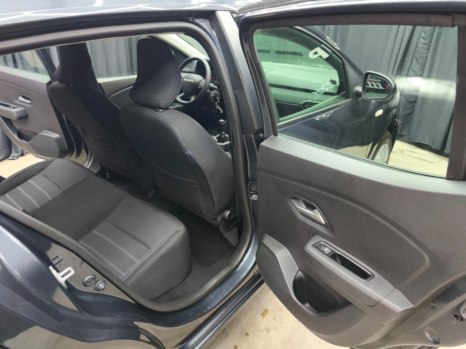 Dacia Sandero 1.0i бензин/газ, снимка 12 - Автомобили и джипове - 54289016