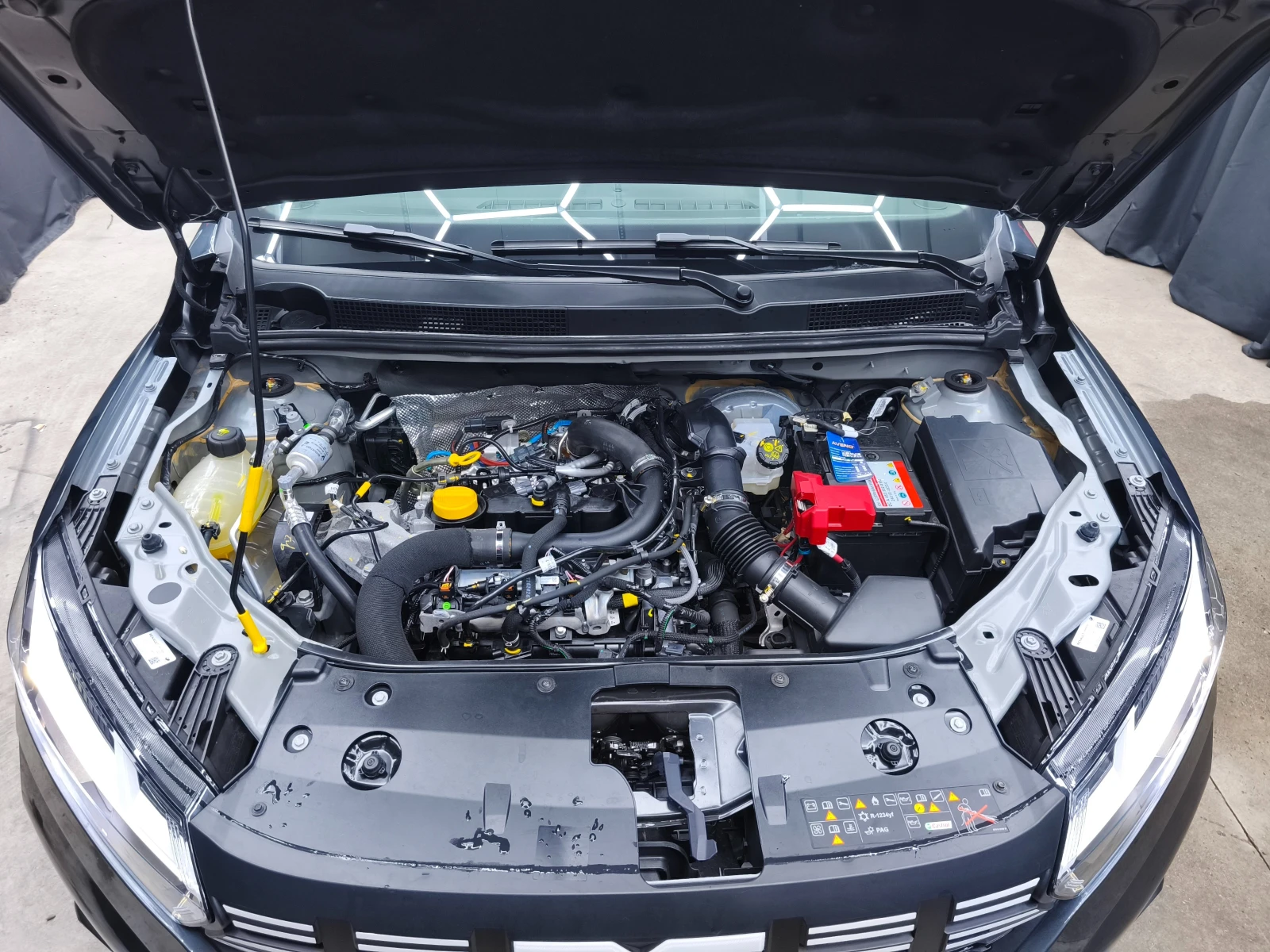 Dacia Sandero 1.0i бензин/газ, снимка 16 - Автомобили и джипове - 54289016