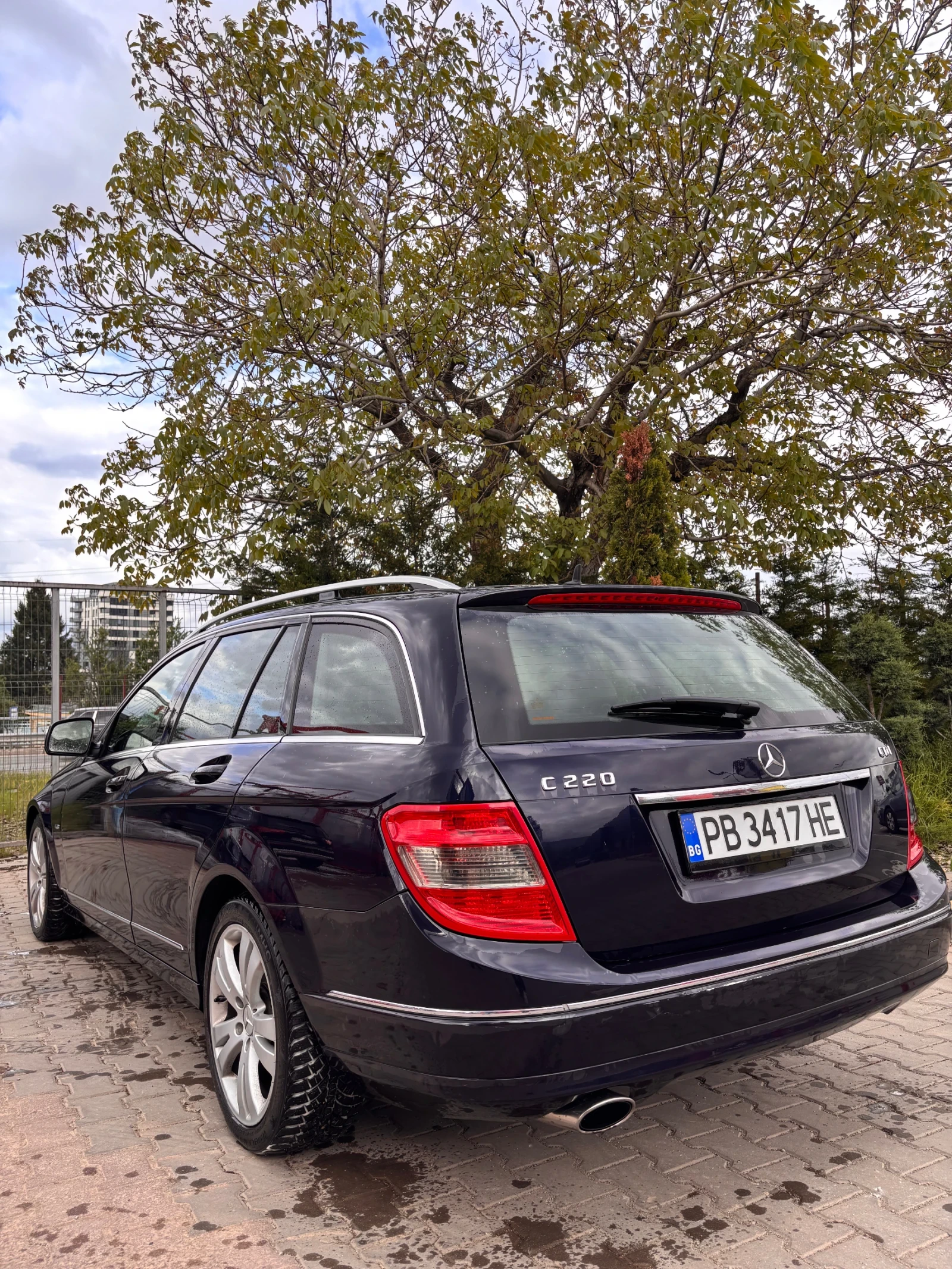 Mercedes-Benz C 220, снимка 2 - Автомобили и джипове - 54487432