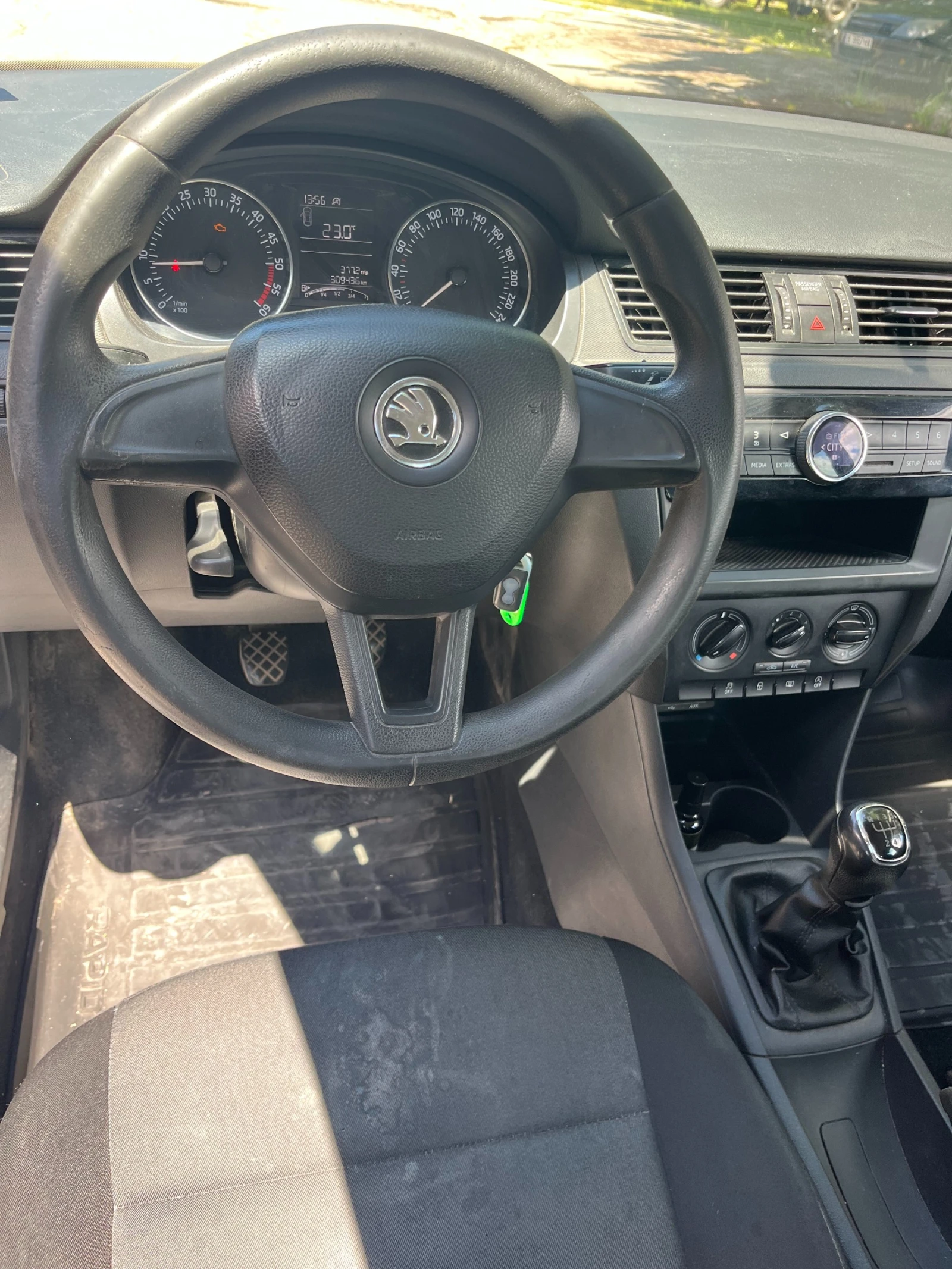 Skoda Rapid, снимка 5 - Автомобили и джипове - 54713347