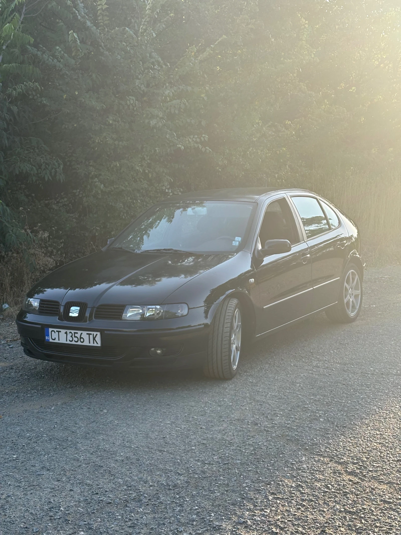 Seat Leon 1.8Т, снимка 3 - Автомобили и джипове - 55646368