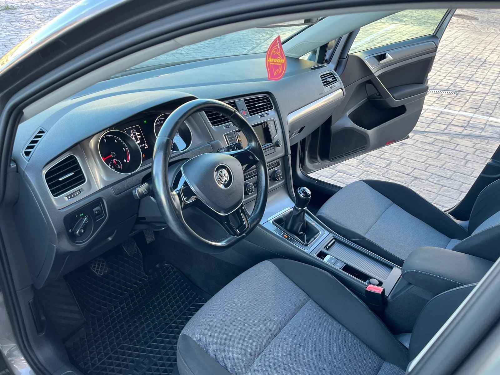 VW Golf Variant 1.6TDI/110/2016Г, снимка 11 - Автомобили и джипове - 55787428