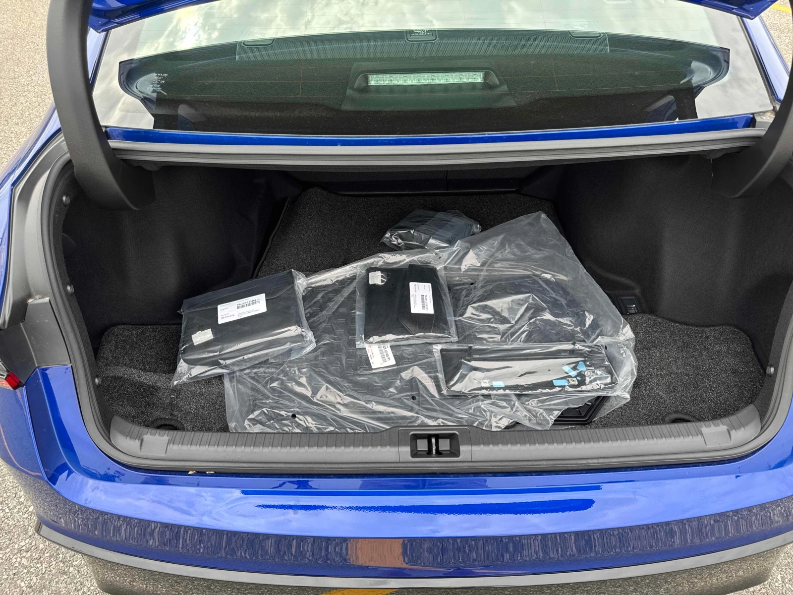 Lexus IS 350  F-SPORT 3.5L / DISTRONIC / BRAND NEW, снимка 11 - Автомобили и джипове - 55951569