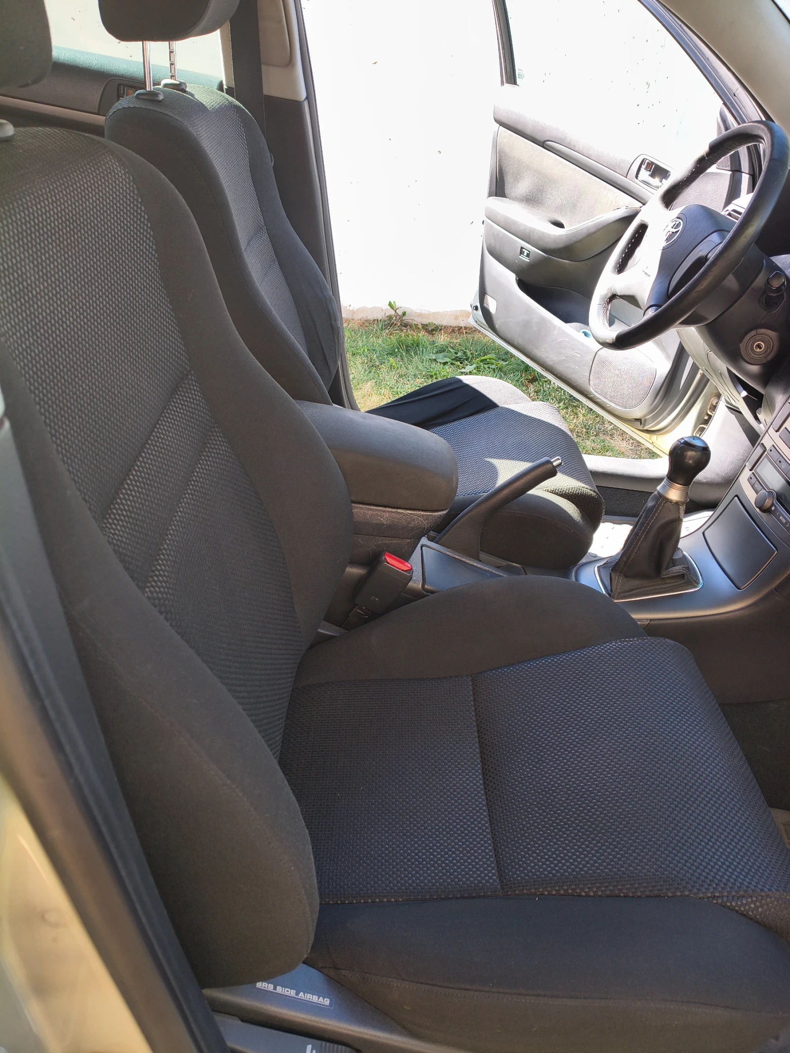 Toyota Avensis, снимка 7 - Автомобили и джипове - 55963924