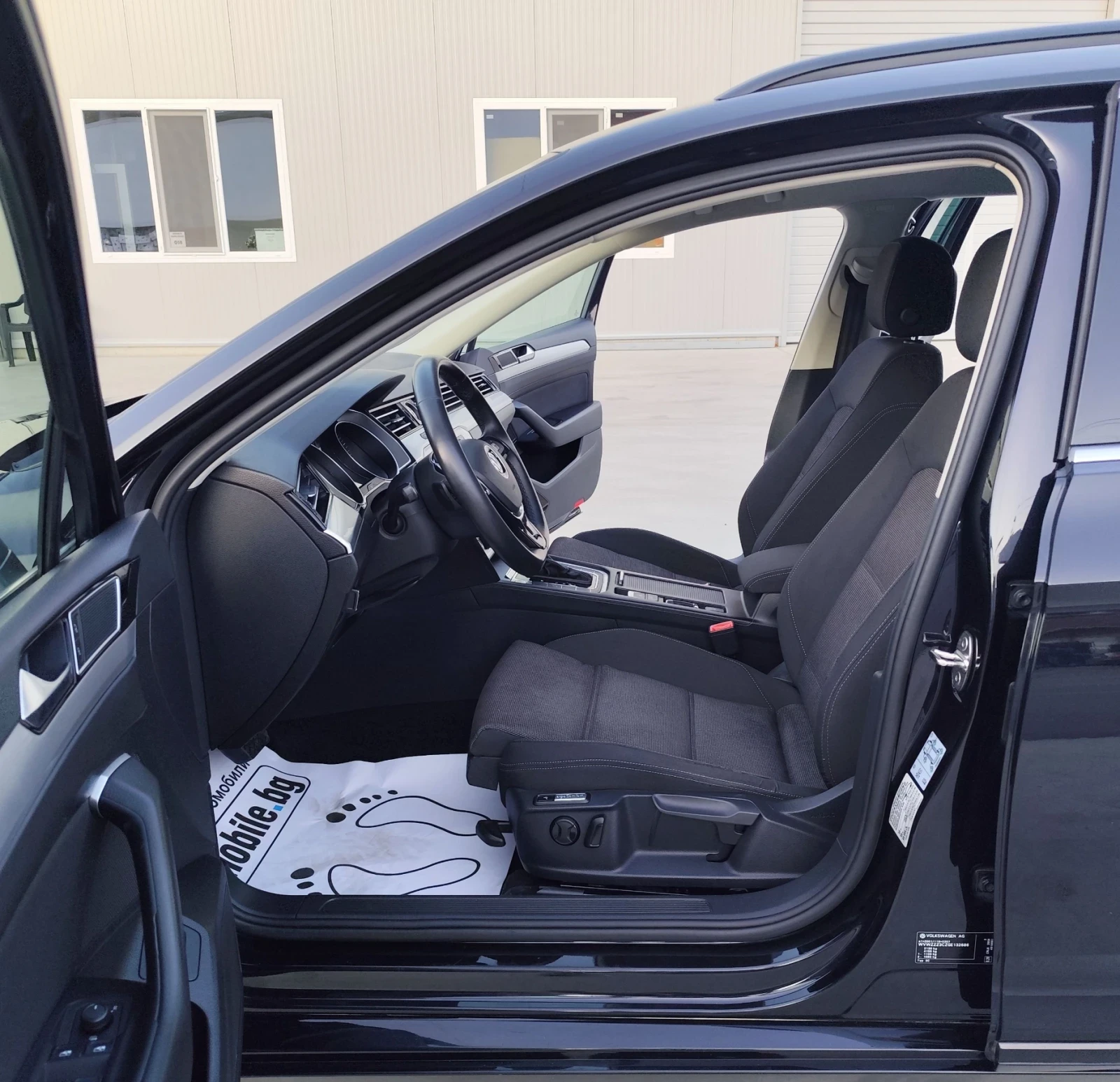 VW Passat 2.0TDI-150k-DSG-LED-NAVI-DISTRONIC-МАСАЖ-EURO-6, снимка 10 - Автомобили и джипове - 55981339