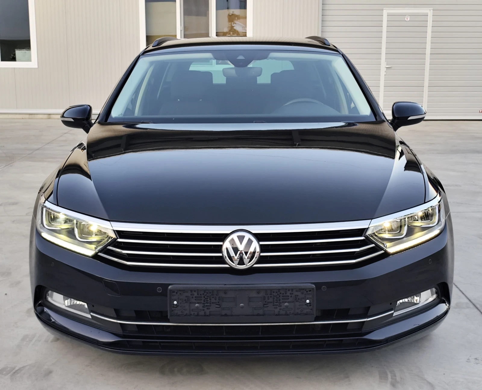 VW Passat 2.0TDI-150k-DSG-LED-NAVI-DISTRONIC-МАСАЖ-EURO-6, снимка 2 - Автомобили и джипове - 55981339