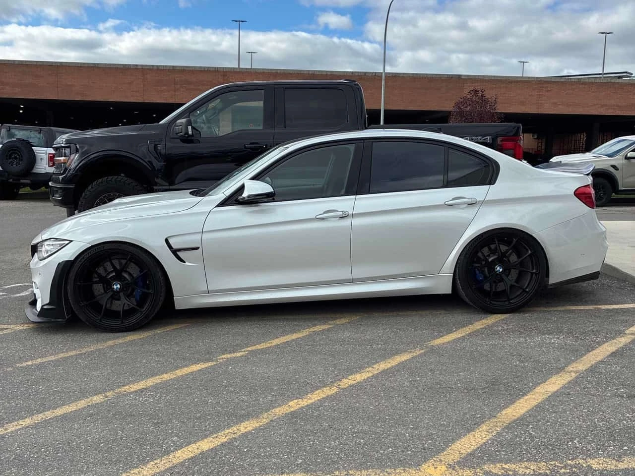 BMW M3 * 4dr Sdn * HARMAN KARDON* HEAD-UP* CARFAX *  | Mobile.bg � ����������� 2