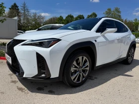 Снимка Lexus UX 250h