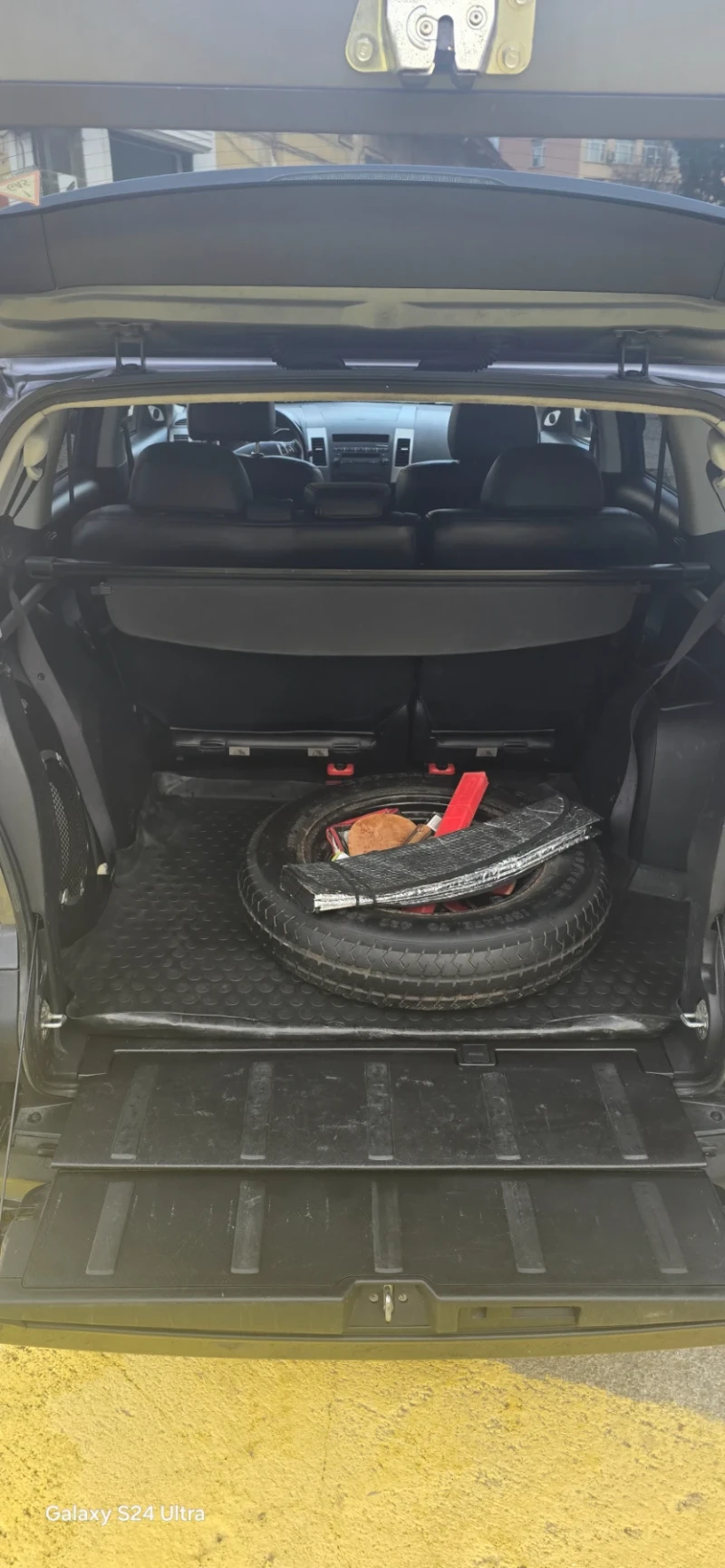 Mitsubishi Outlander 2.4 газ/бензин, снимка 7 - Автомобили и джипове - 52735600