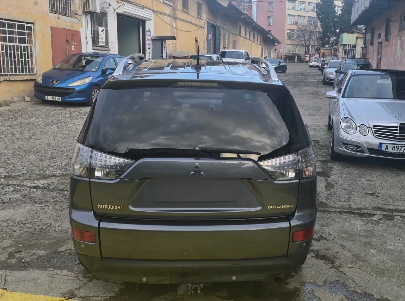 Mitsubishi Outlander 2.4 газ/бензин, снимка 3 - Автомобили и джипове - 52735600