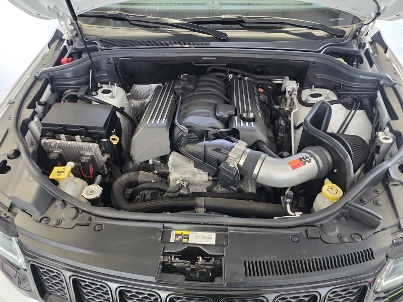 Jeep Grand cherokee 6.4* * SRT* * CARFAX* * , снимка 11 - Автомобили и джипове - 53119773