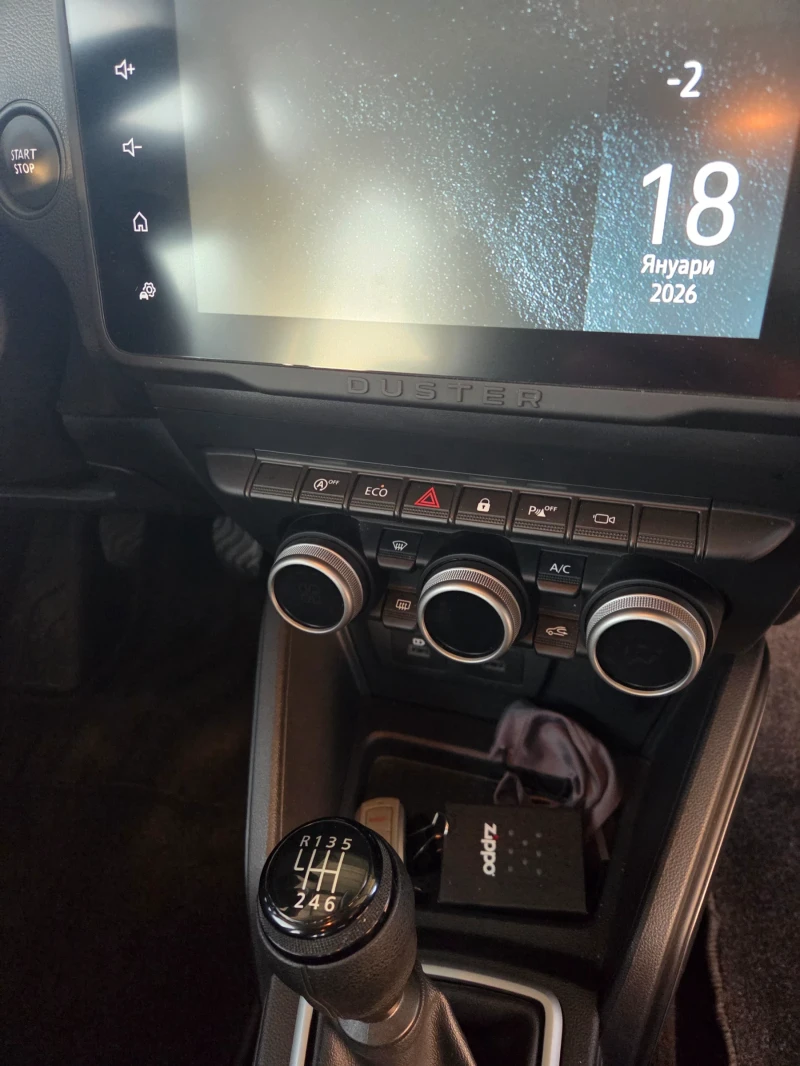 Dacia Duster 1.0 MPI  фабрична газ, снимка 8 - Автомобили и джипове - 53143251