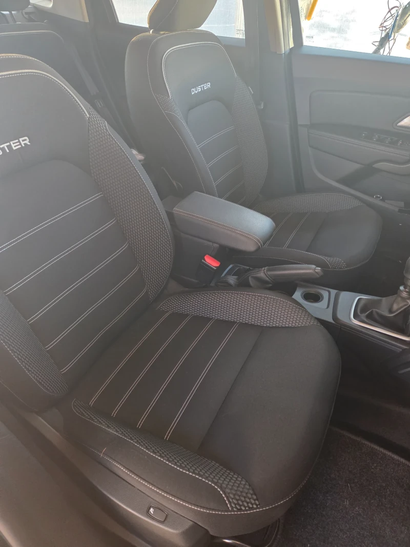 Dacia Duster 1.0 MPI  фабрична газ, снимка 7 - Автомобили и джипове - 53143251